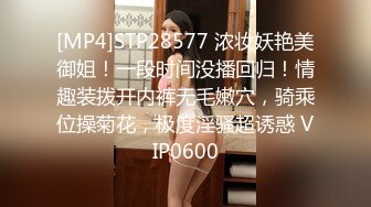 百姓大众澡堂子女客换衣淋浴间内部真实偸拍角度刁钻专挑年轻的姑娘拍嫩乳性感阴毛尽收眼底