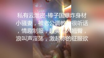 三个极品小乖乖，全程露脸精彩展示大秀直播，逼毛都没长齐的小骚货轮流掰开骚穴给狼友看