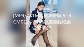 ☝欧洲海滩简易更衣室安防双面镜，偷看来更衣的女性们☝